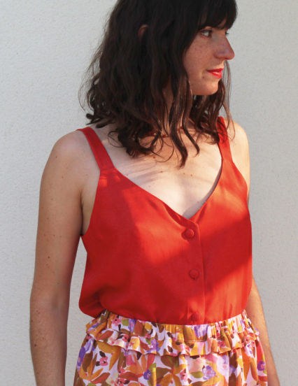 Patron de couture - Top à bretelles boutonné - Devant 3/4
