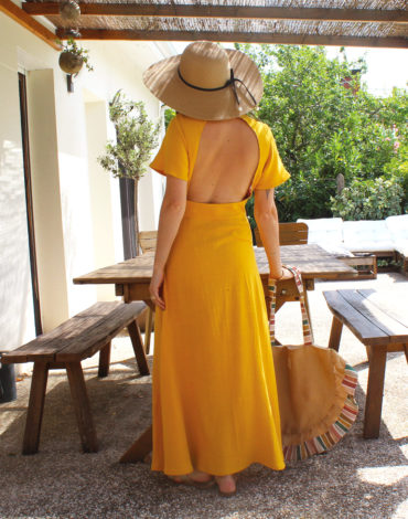 Patron de couture - Robe longue cintrée et boutonnée - Dos