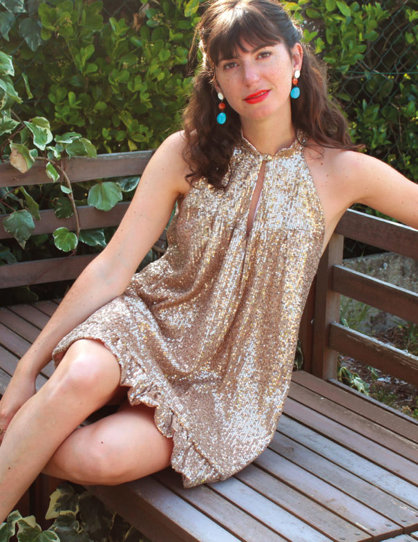 Patron de couture - Robe courte tour de cou à sequins - Assise