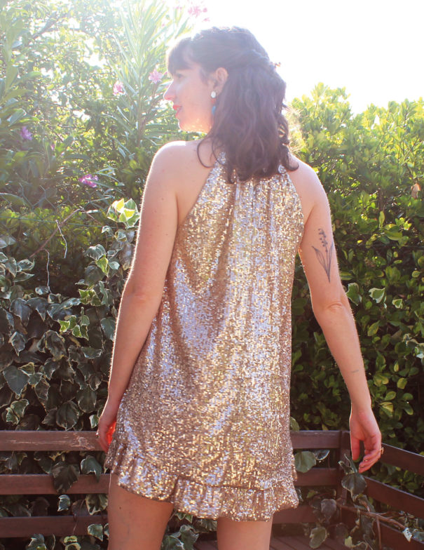 Patron de couture - Robe courte tour de cou à sequins - Dos