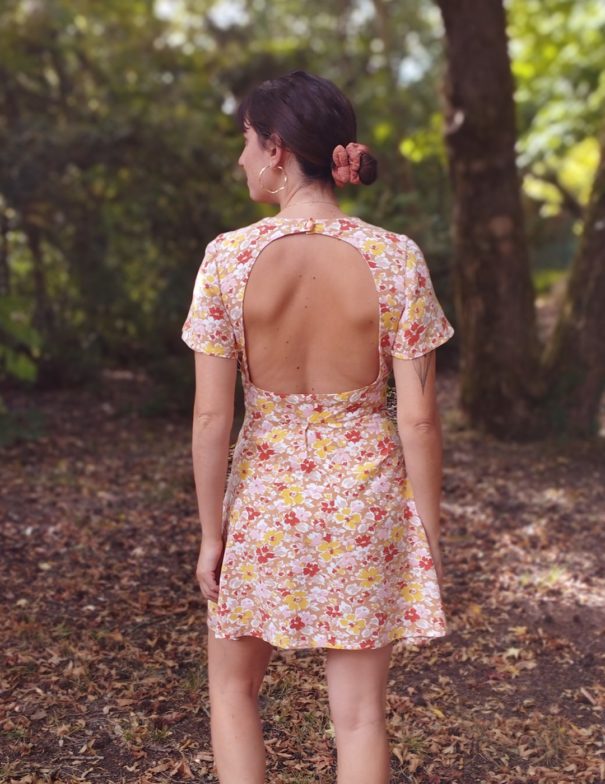 Patron de couture - Jasmin - Robe courte ceinturée dos nu - dos