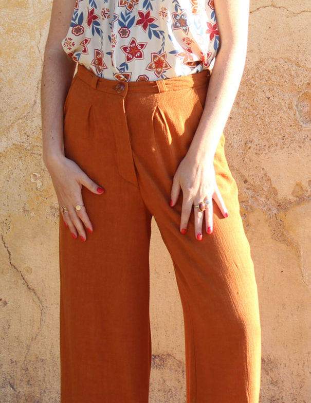 Patron de couture - Muguet - pantalon large à plis creux - zoom devant