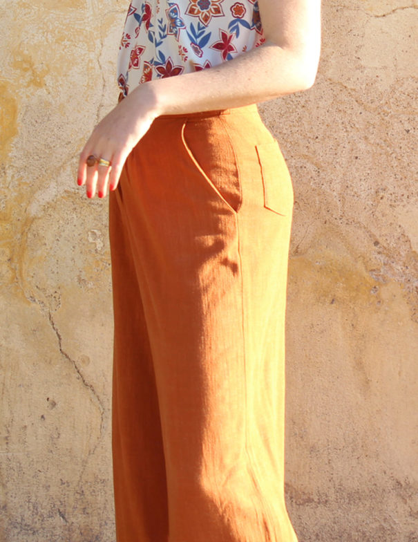 Patron de couture - Muguet - pantalon large à plis creux - zoom côté