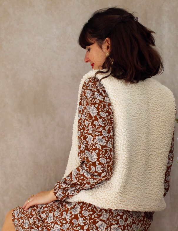 Patron de couture - Ortie - gilet sans manche - beige dos