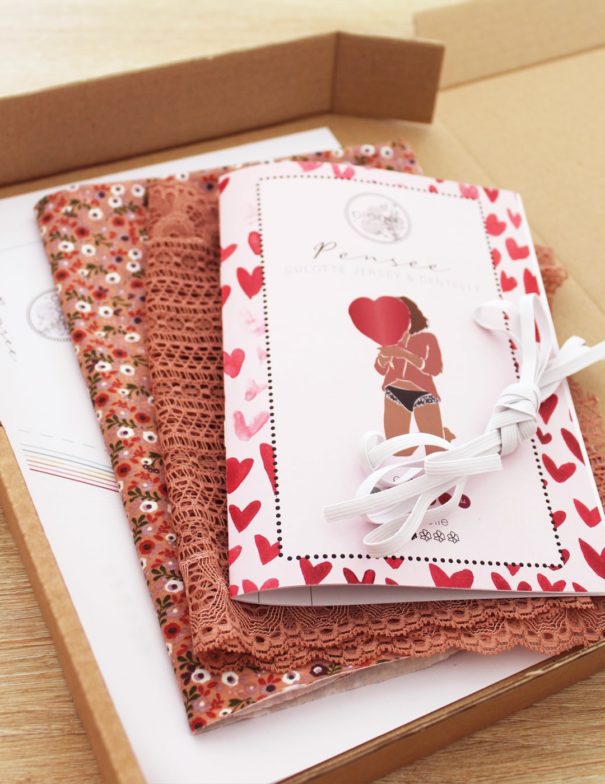 Coffret de couture - Pensée 3 - culotte micro et dentelle confortable - contenu blush