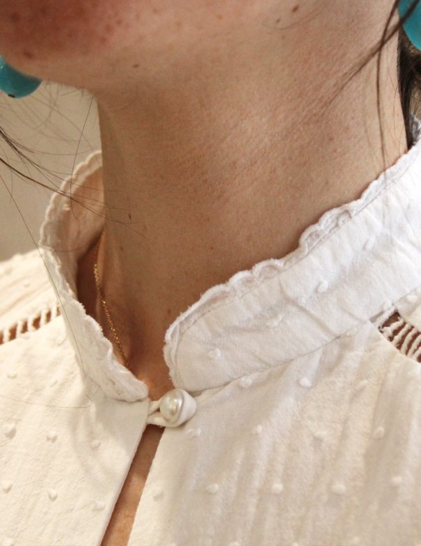 Patron de couture - Pétunia - blouse aux jours échelle - zoom col