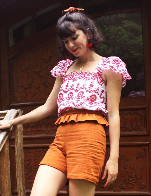 Patron de couture - Pluméria - blouse aux bords festonnés - look devant 3/4