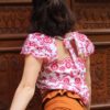 Patron de couture - Pluméria - blouse aux bords festonnés - dos 3/4