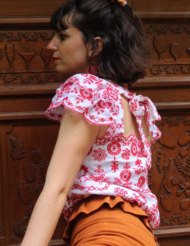 Patron de couture - Pluméria - blouse aux bords festonnés - côté